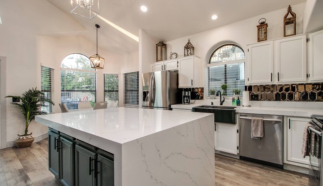 North Scottsdale 4 Bdrm w/Pool and Game Room! Free Pool Heating!