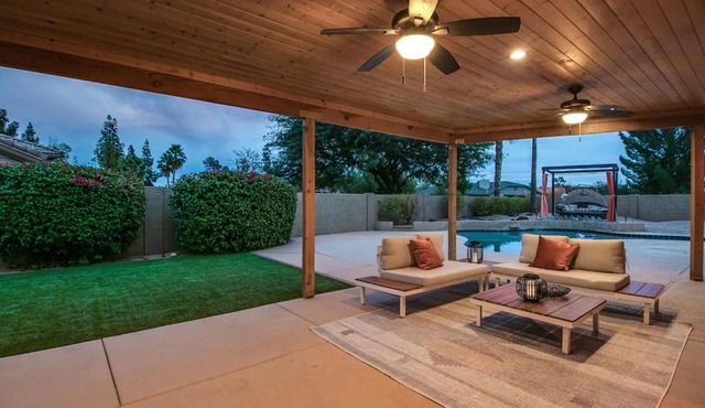North Scottsdale 4 Bdrm Vacation Sanctuary with Pebble Tech Pool
