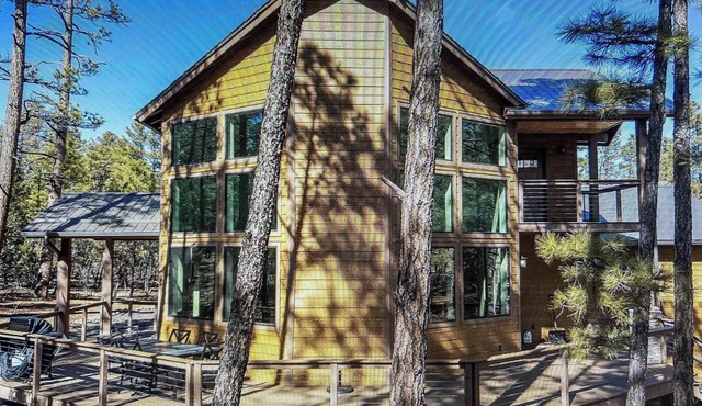 OASIS IN THE FOREST ON 1.25 ACRE BACKING TO NATIONAL FOREST WITH AC-PETS WELCOME