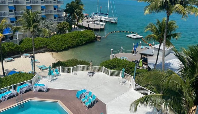 Old Town Key West Private Beach Area + Marina, 2BR Galleon Suite + Amenities