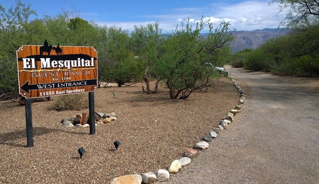 One Bedroom Casita on Guest Ranch in beautiful Tanque Verde Valley in Tucson!