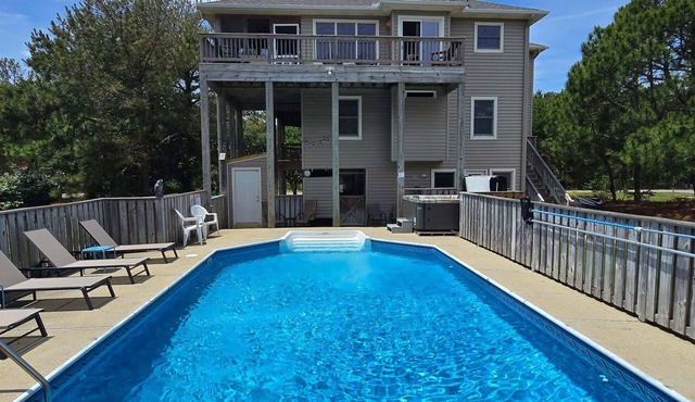 Only 800 feet to the beautiful beaches! Private 16x32 pool. Hot Tub. Pets ok. Pool Table