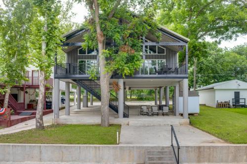 Outdoor Entertainment Space: Home in McQueeney