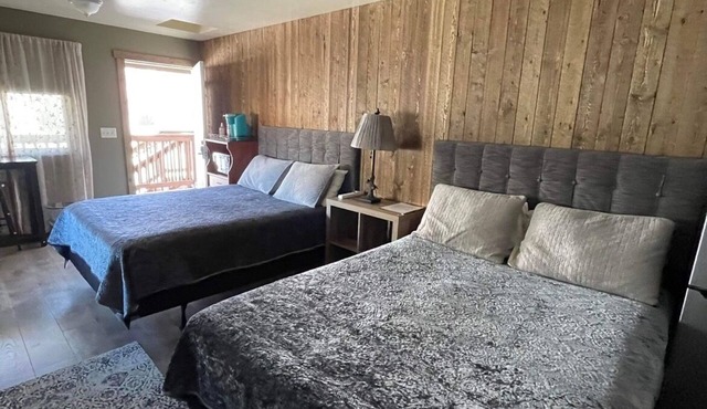 ParkWay Yellowstone Guest House room #2