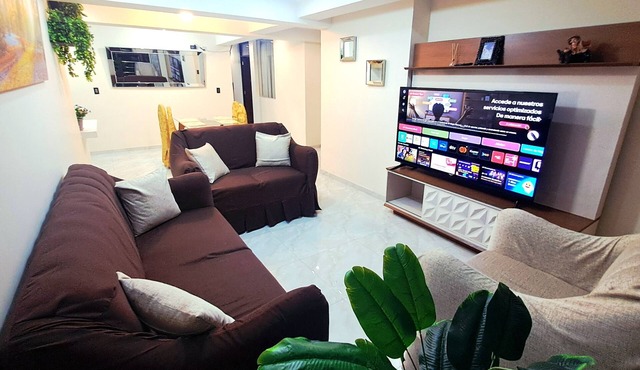 Family apartment with 3 bedrooms and 2 bathrooms. 5 min from shopping center