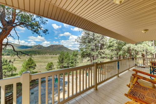Peaceful Nutrioso Cabin Retreat w/Mountain Views!