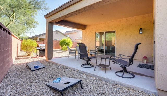 Peoria Getaway w/Patio < 1 Mi to Hiking Trails!