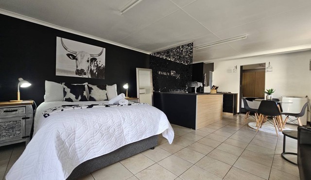 Perfect 2-bedroom apartment with AC in delightful Kimberley