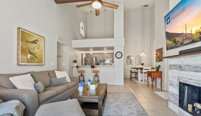 Perfect Chandler Getaway – Cozy Condo in the Heart of the East Valley!