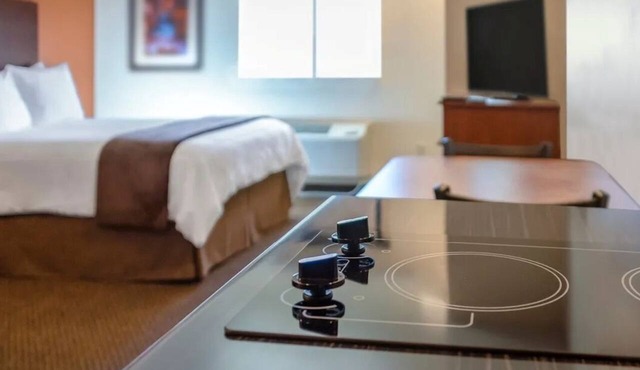 Perfect for Families: Pet-Friendly Room w/Kitchen Near ZooMontana & Parks