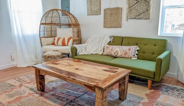 Pet-Friendly Near Zion & Hot Tub in Downtown Kanab