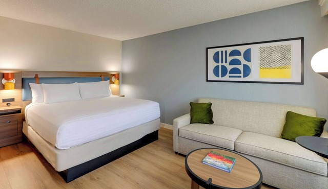 Pet-Friendly Scottsdale Unit Near Mayo Clinic, Pool & Fitness Center