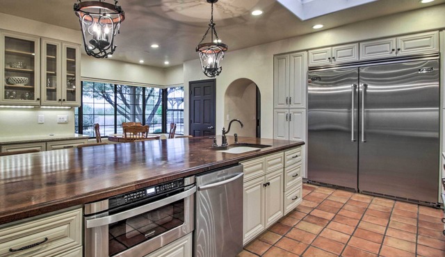 Pet-Friendly Tucson House w/Private Pool!