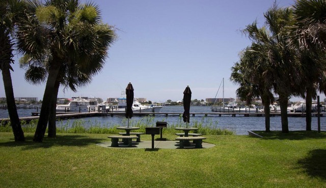 Pirates' Bay Marina