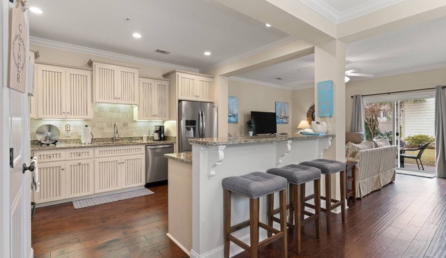 Pond-Side Retreat | Pool | Bikes | Beach Chairs & Wagon | Patio w/Grill | Clean & Bright End Unit