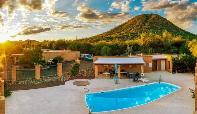 Pool/Near JW Marriott/Patio/2 BR 2 BA