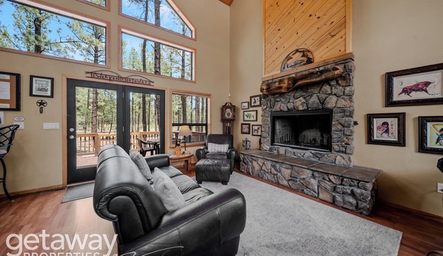 Pool Table | Forest Views | Fireplace | BBQ Deck