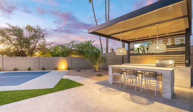 Poolside Palms-PickleBall/BBall/Pool/Firepit/Golf