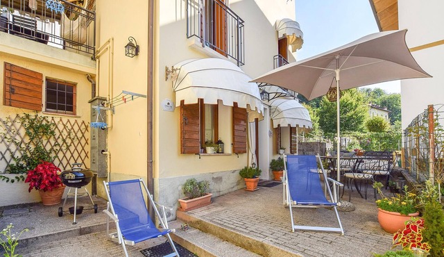 Pretty cottage with private terrace