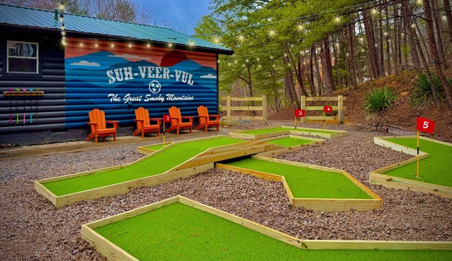 Private Mini Golf, Hot Tub, Fire pit Family Favorite in peaceful location