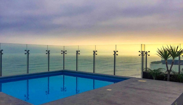 ⭐Property with ocean view and pool/airport fence⭐