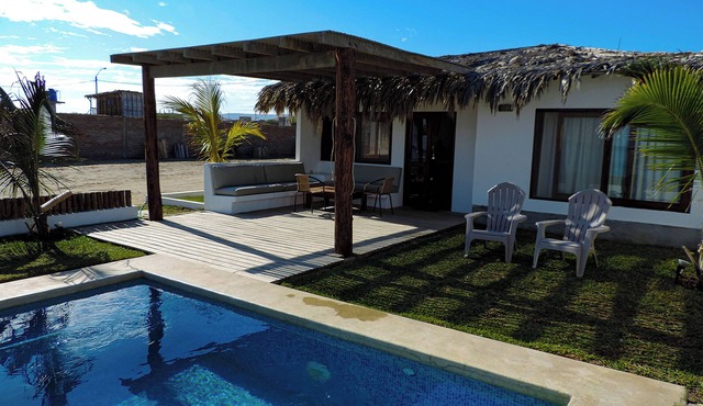 Puntapalmeras House