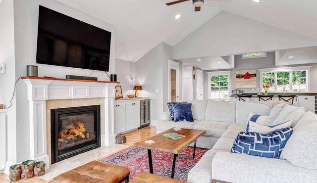Quechee House with Hot Tub & Panoramic Views