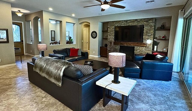 Raven Landing 4/4 with Spa and Backyard
