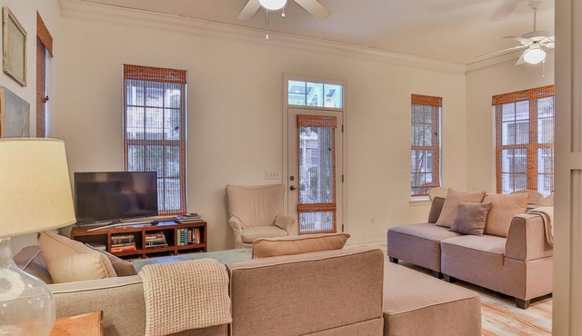 Recently updated, sleeps 6, Free Golf