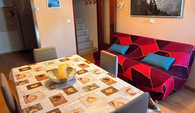 Relax Vacation Home in Contrada