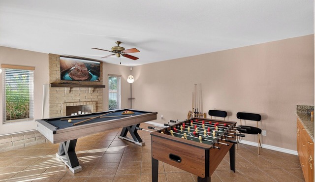 Relaxing Deer Valley Retreat – Pool, Game Room, Fireplace, BBQ, Sleeps 8