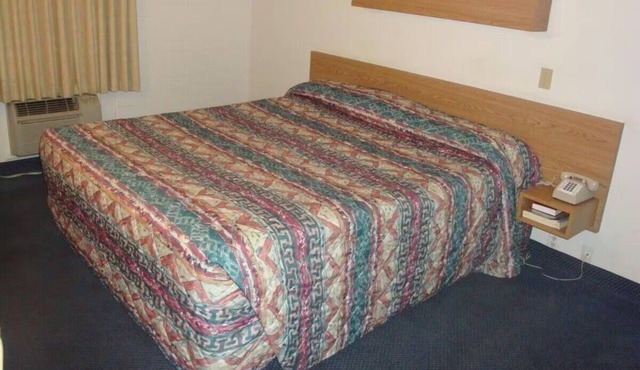 Relaxing Escape Close to Windsor Beach & London Bridge, w/Free Parking