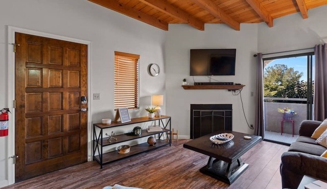 Relaxing Foothills Getaway