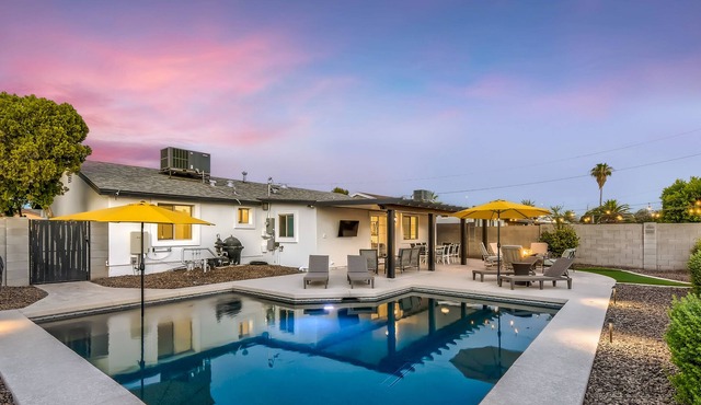 Renovated Rancher w/ Private Pool and 2 Master Suites!