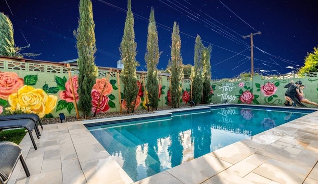 Rose Haven - Old Town, Heated Pool, Spa, Game Room