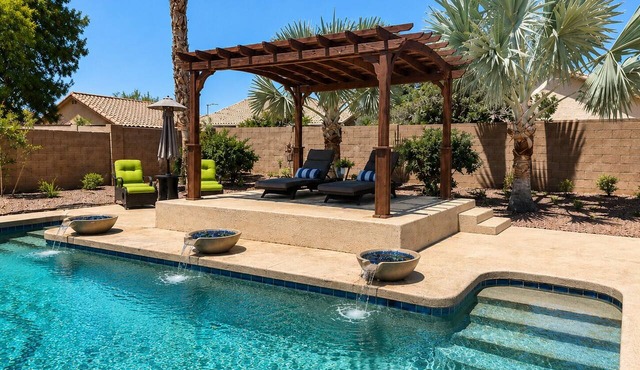 Saltwater Pool, Walk to Pickleball, North Phoenix Retreat, Norterra Shopping.