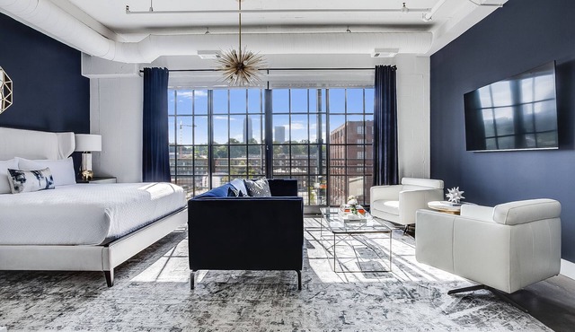 Sapphire Studio by Atlanta Luxury Rentals