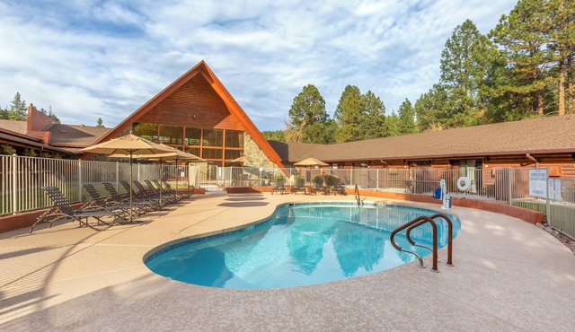 Scenic Hideaway with Pool, Fitness Center, & Mountain Views
