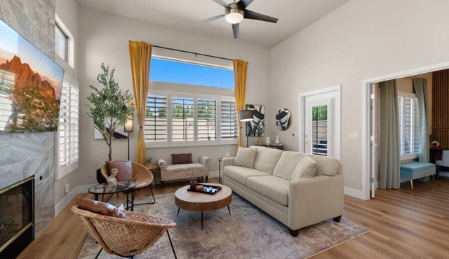 Scottsdal: Pool , 2BR/2BTH - Elegant!