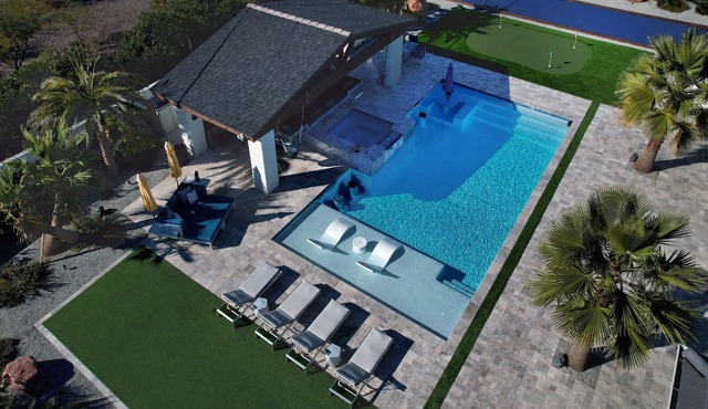 Scottsdale Acre Oasis: Resort-Style Backyard w/Private Pickleball Court & More