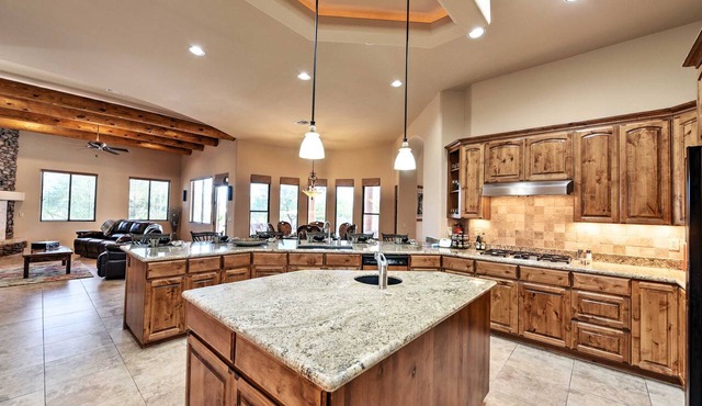 Scottsdale Home: Pickleball, Heated Pool & Hot Tub