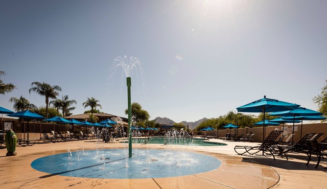 Scottsdale Links Resort-2 BEDROOM 1 KING 1 QUEEN SUITE HEARING ACCESSIBLE