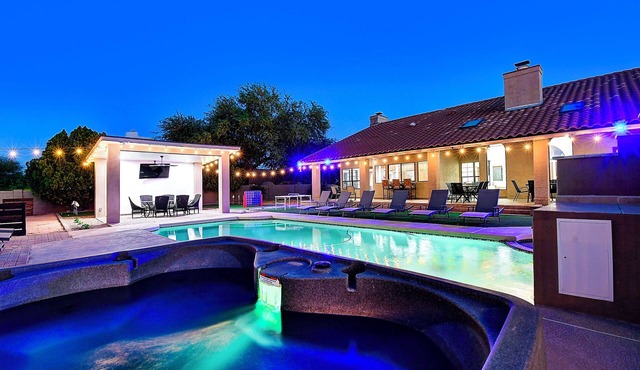 ScottsdaleStays 10BR-6BA Multimillion Acre Estate-Pool-Sport Courts-SUMMER DEALS