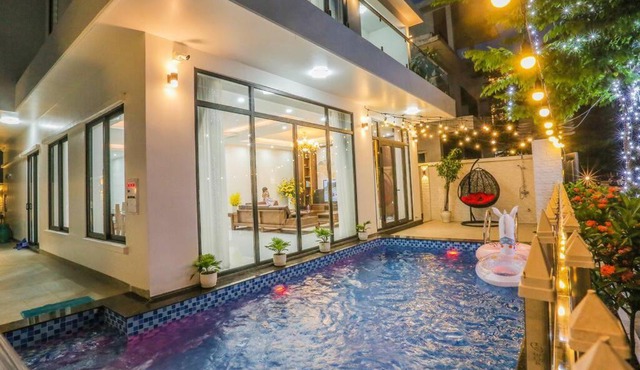 Sea Breeze Villa FLC sang trọng gần biển có bể bơi