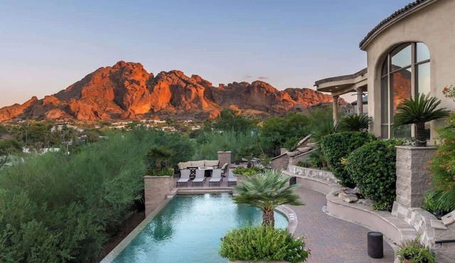 Serenissima – La Dolce Vita above Paradise Valley