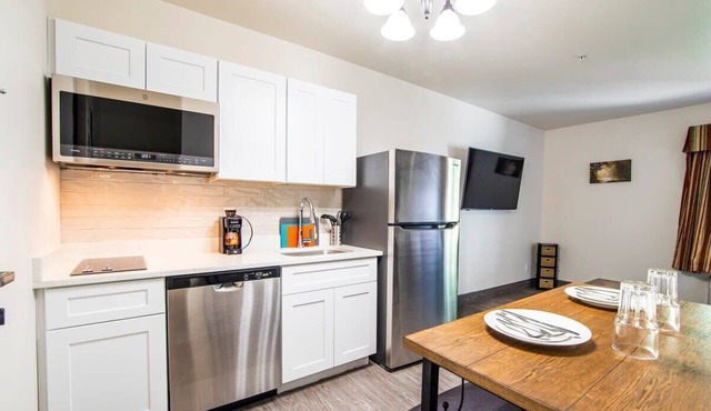 Sierra Vista 2bd Queens Premium