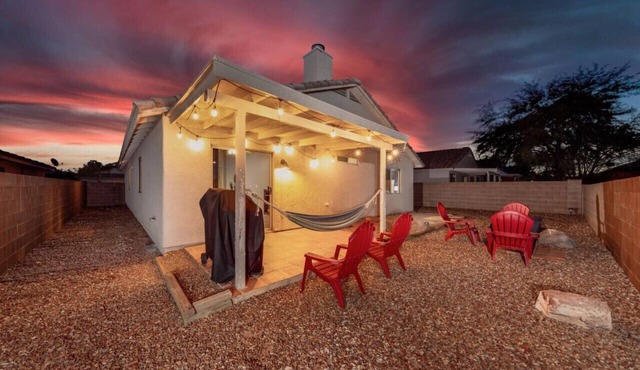 Silverbell/Fenced/3 BR & 2 BA/Quiet/Garage