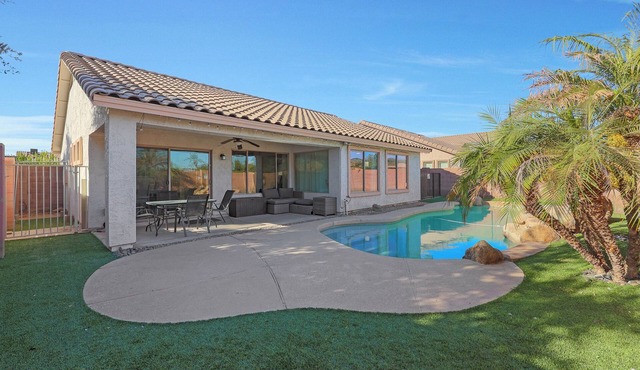 Single story Goodyear property w/pool. Near spring training & Phoenix Raceway!