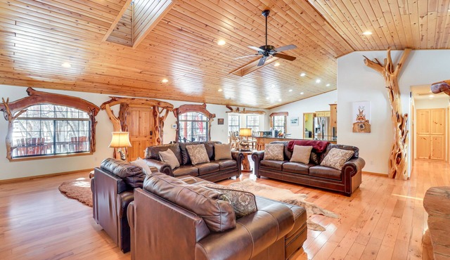 Ski, Hike & Relax Fireside! Pinetop Family Retreat