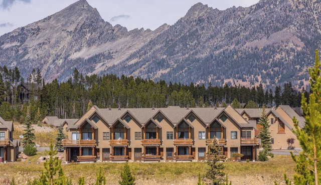 Ski In/Ski Out Condo, Private Hot Tub, Moonlight Basin